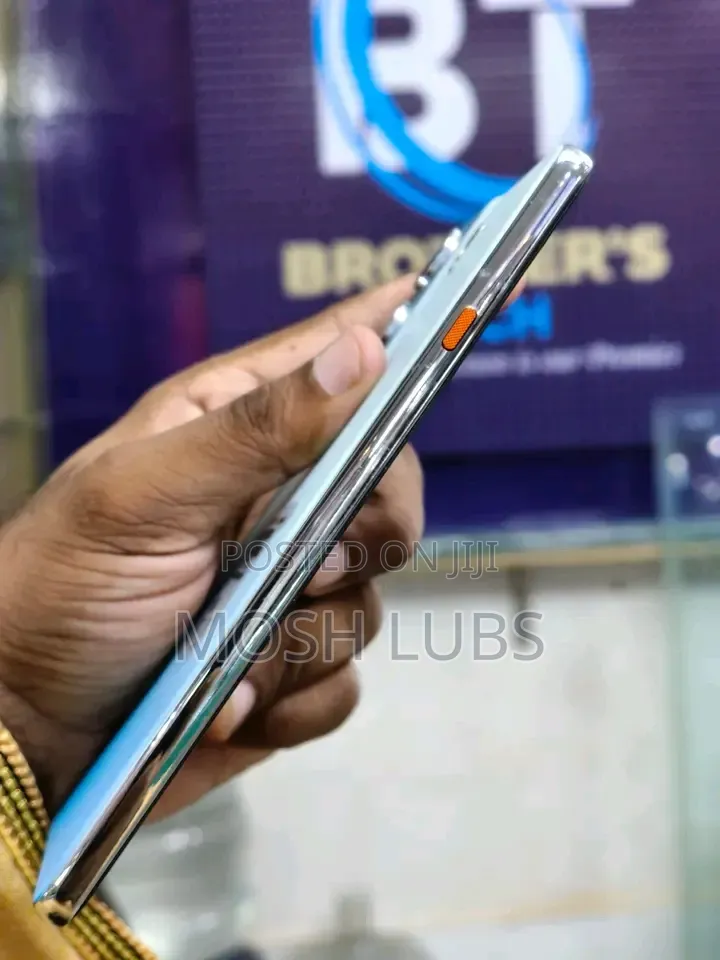 New Tecno Camon 40 Pro 5G 256 GB Blue