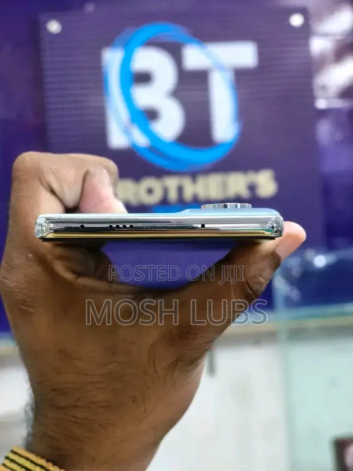 New Tecno Camon 40 Pro 5G 256 GB Blue