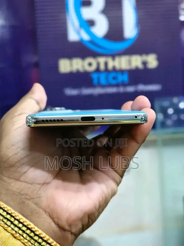 New Tecno Camon 40 Pro 5G 256 GB Blue