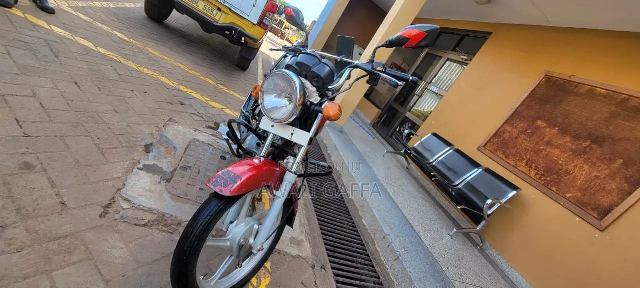 TVS HLX 125 2021 Red