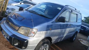 Toyota Noah 2002 Blue