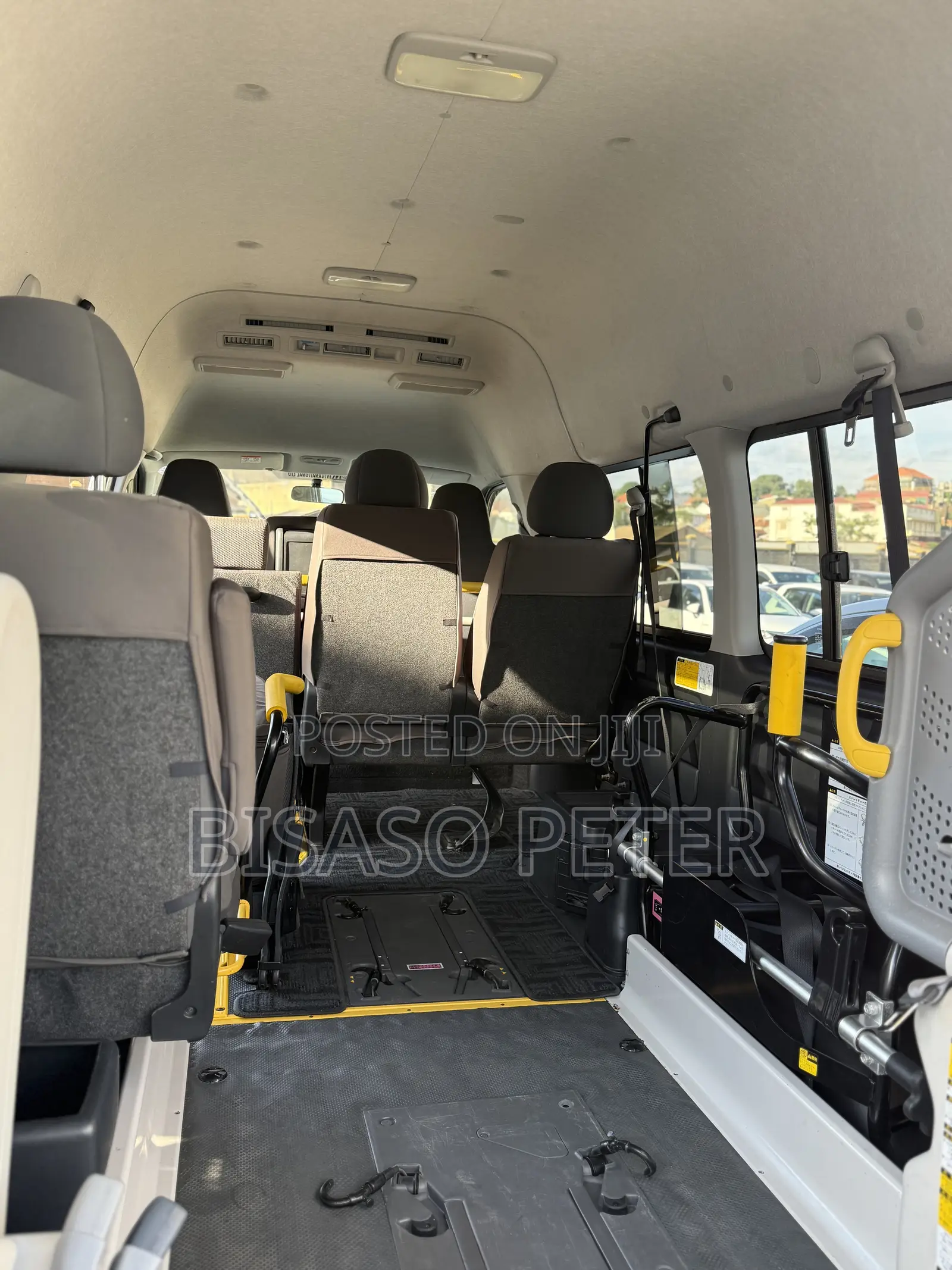 Toyota HiAce 2013 Silver