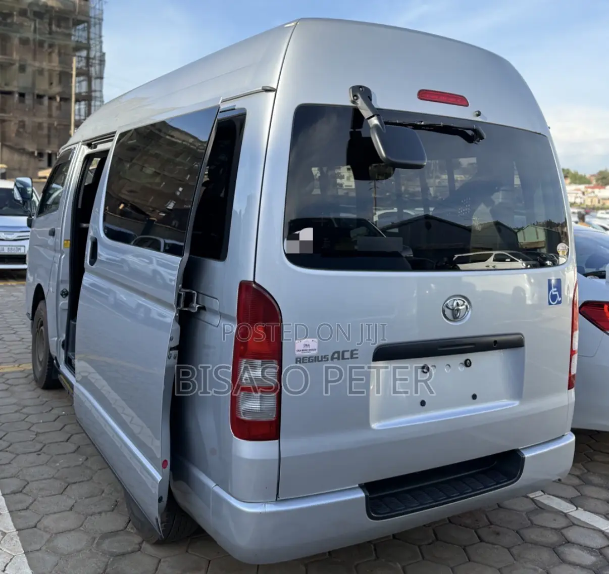 Toyota HiAce 2013 Silver