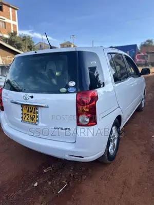 Toyota Raum 2003 White