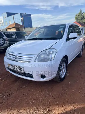 Toyota Raum 2003 White