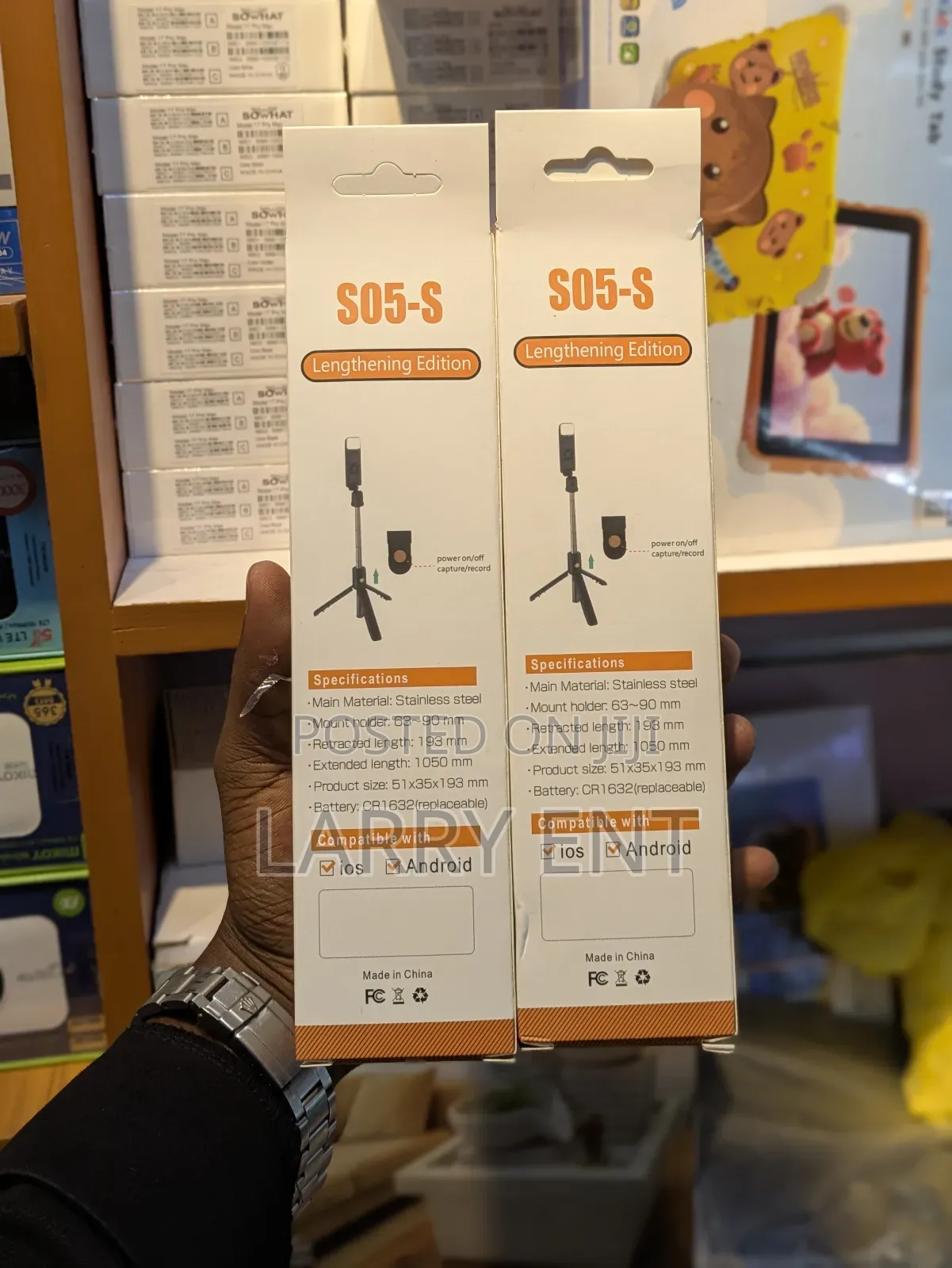 S05-S Selfie Stick With Led Light Remote – Extendable to 100cm