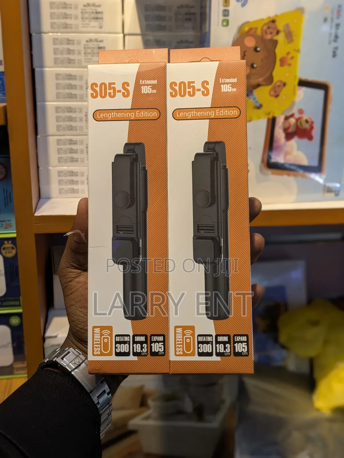 S05-S Selfie Stick – Portable Tripod With Light Remote Control
