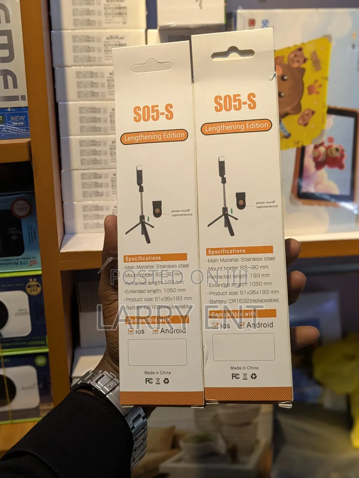 S05-S Selfie Stick – Portable Tripod With Light Remote Control