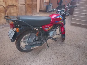 Bajaj CT 125X 2025 Red