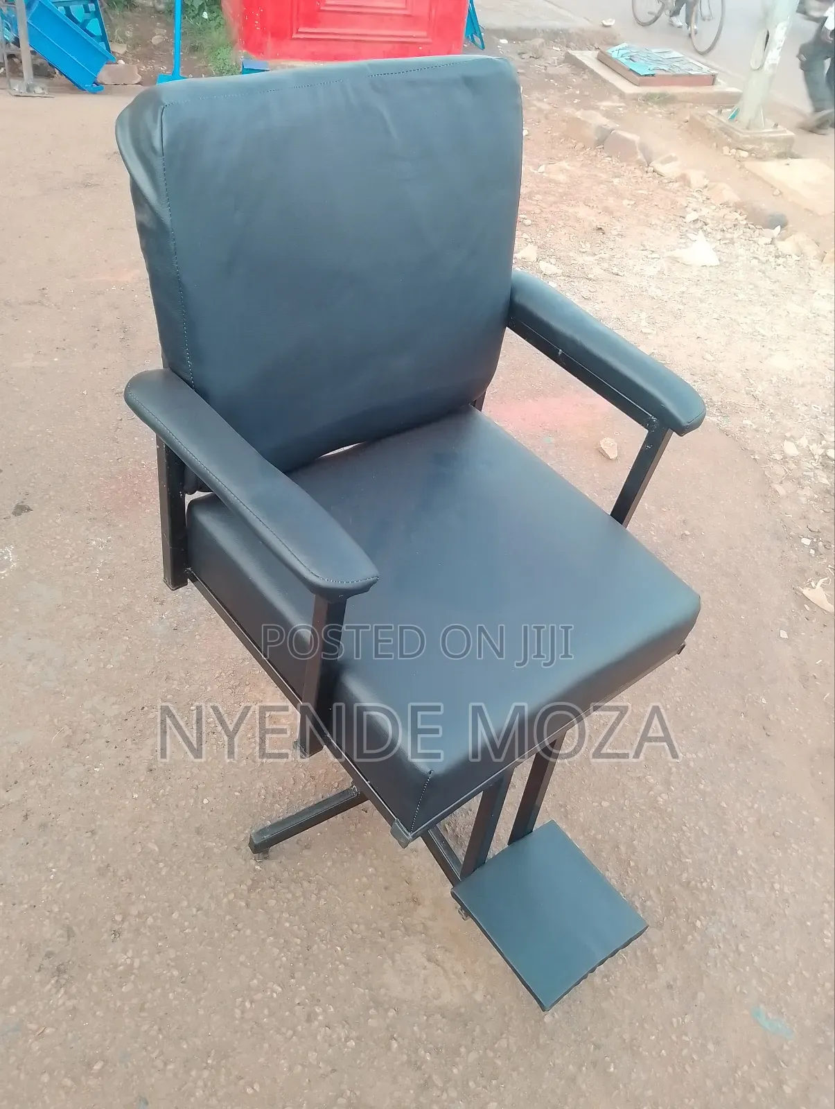 Saloon Chair Katwe