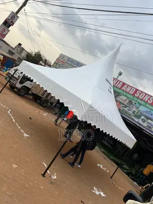 A Pure White 50 Seater Tent
