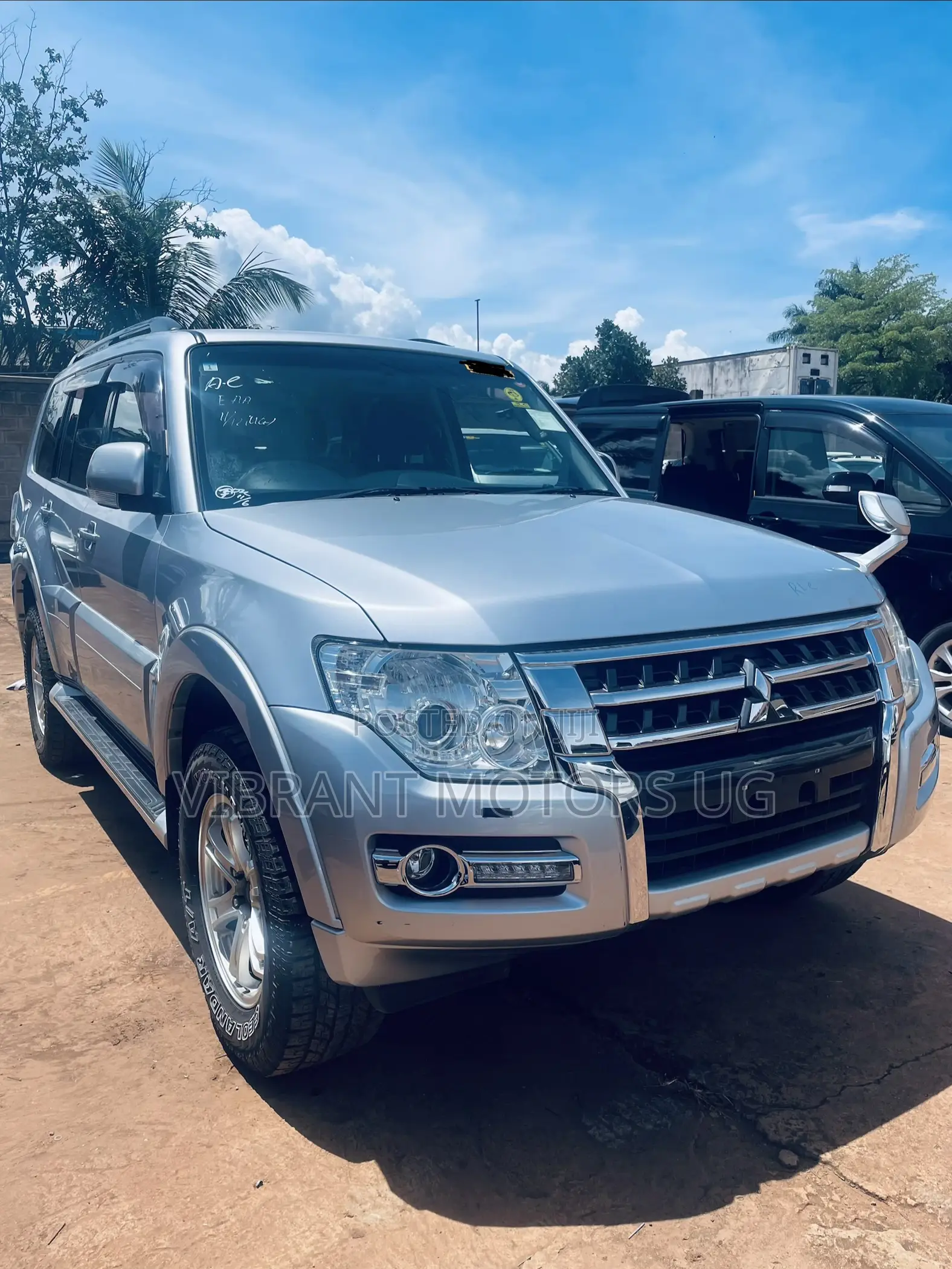 Mitsubishi Pajero 2013 Silver
