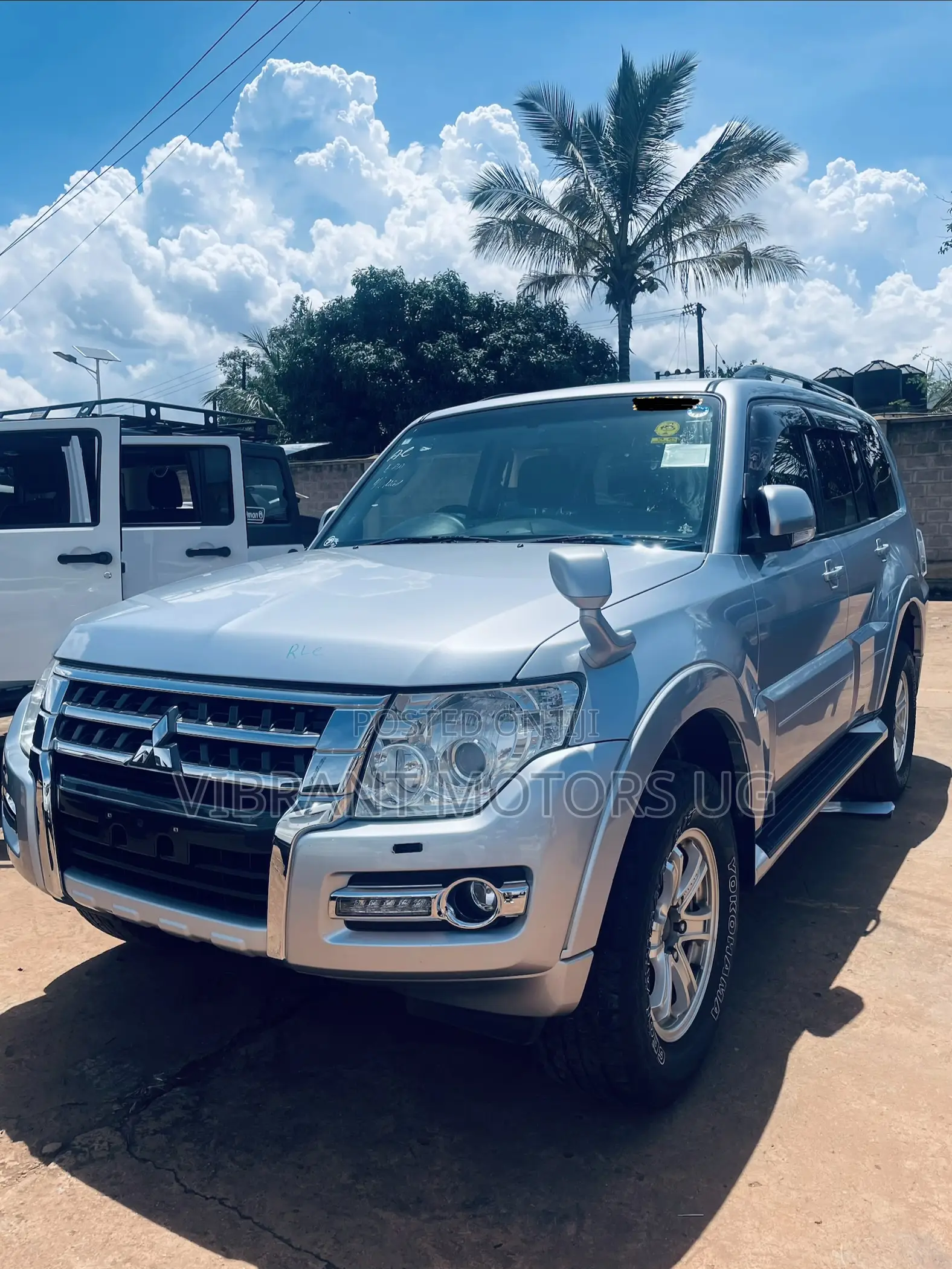 Mitsubishi Pajero 2013 Silver