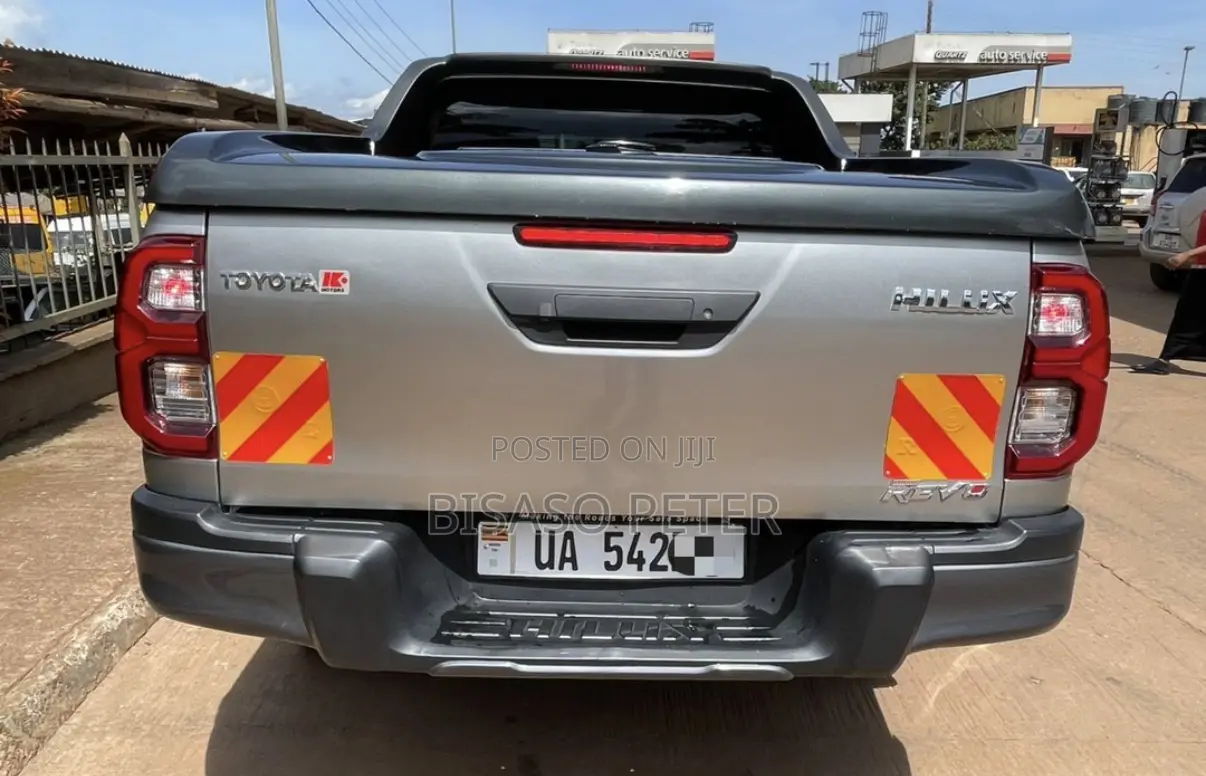Toyota Hilux Revo Double Cab Deisel 2.8 RWD 2018 Silver