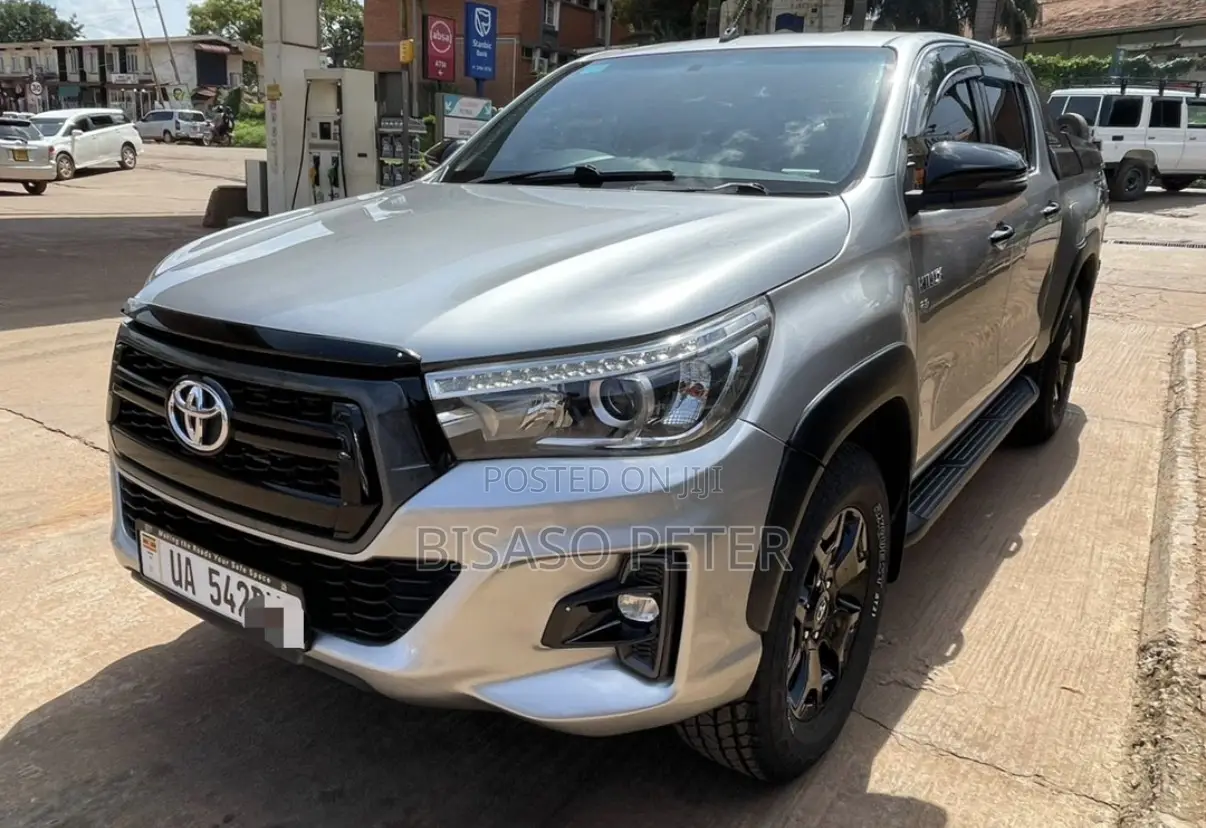 Toyota Hilux Revo Double Cab Deisel 2.8 RWD 2018 Silver