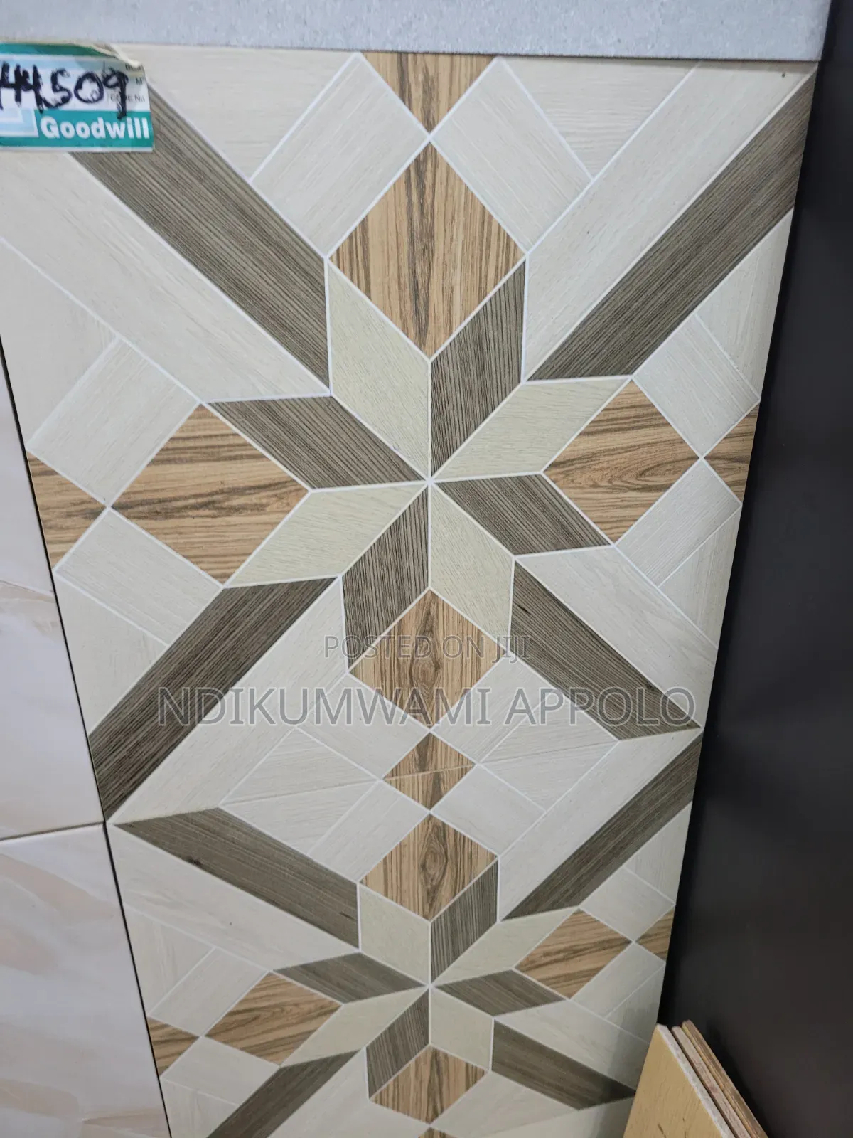 40x40 Floor Goodwill