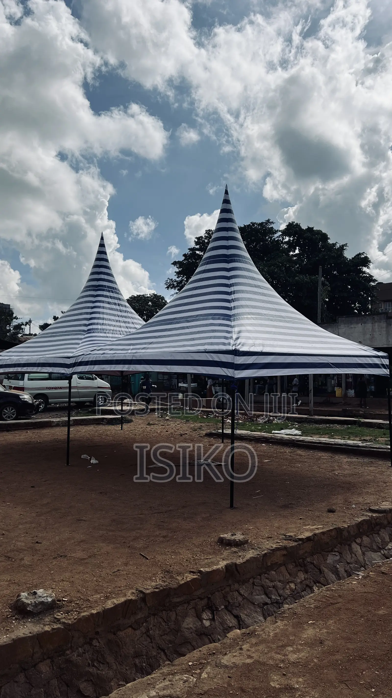 Striped 100 Seater Tent