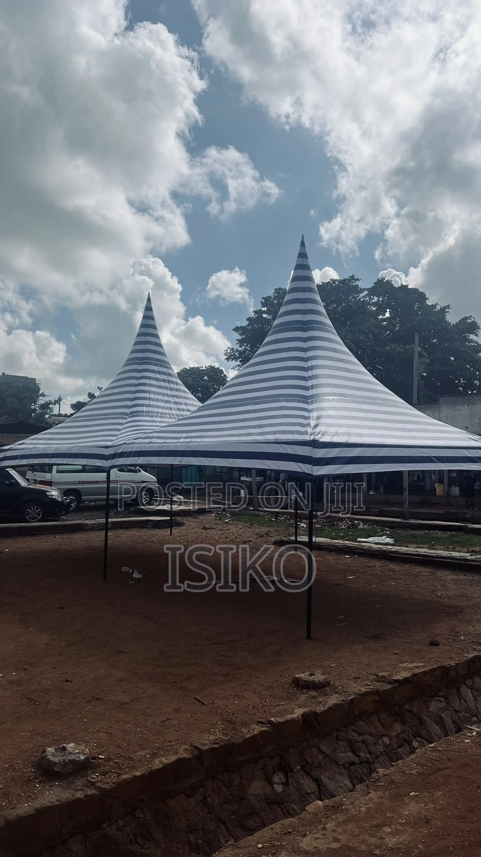 Striped 100 Seater Tent