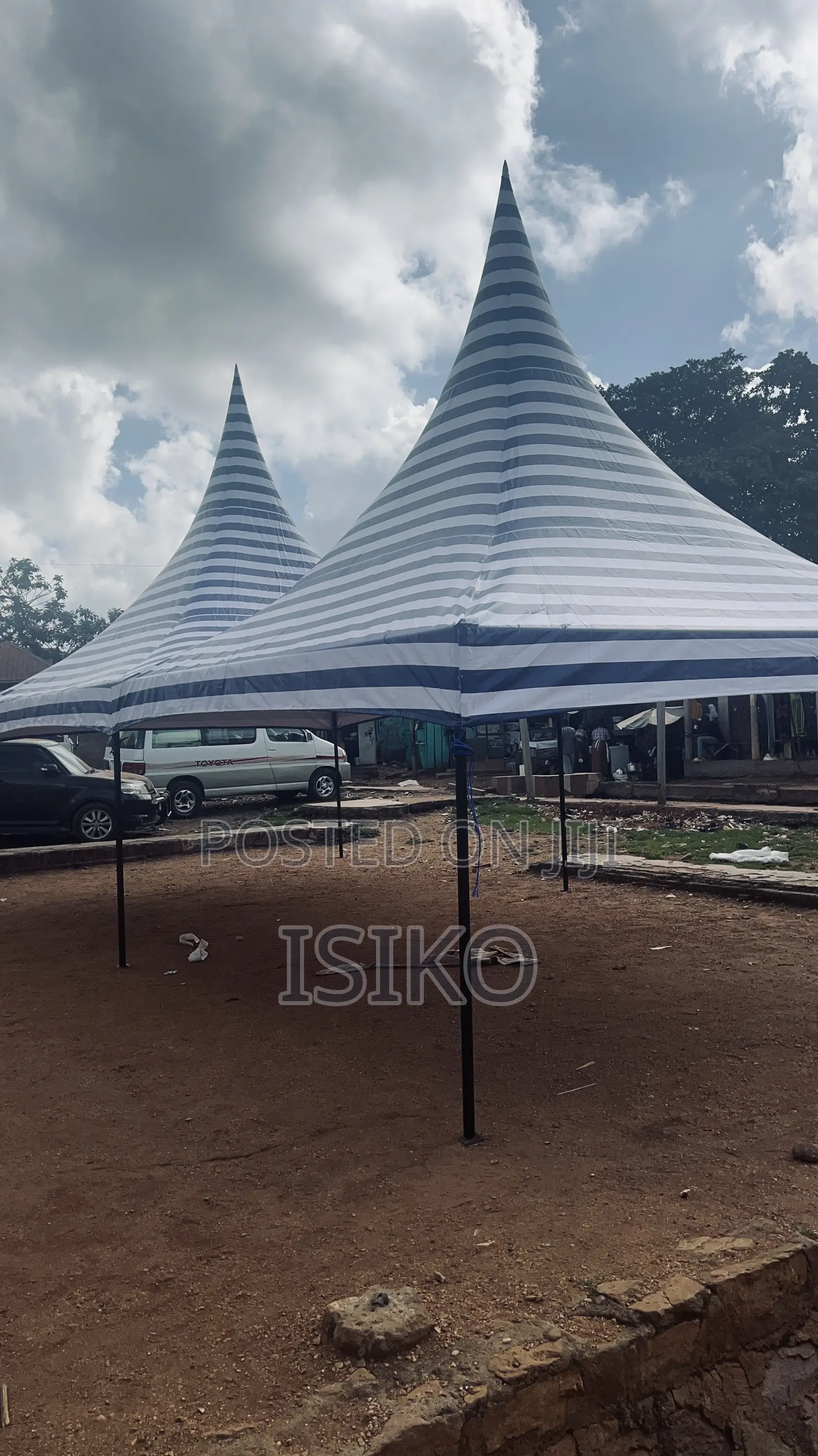 Striped 100 Seater Tent