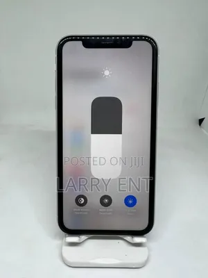 Apple iPhone XR 64 GB White