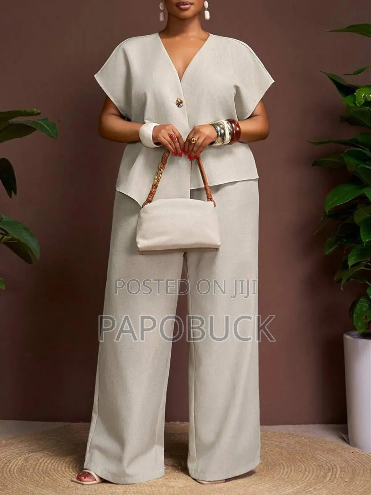 Women's Two-Piece Set Consisting of a Short-Sleeved