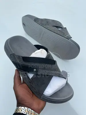 Men’S Classic Genuine Leather and Rubber Sole Open Sandals