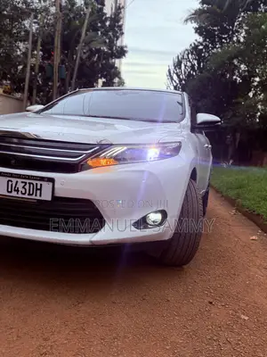 Toyota Harrier 2.0 2015 White