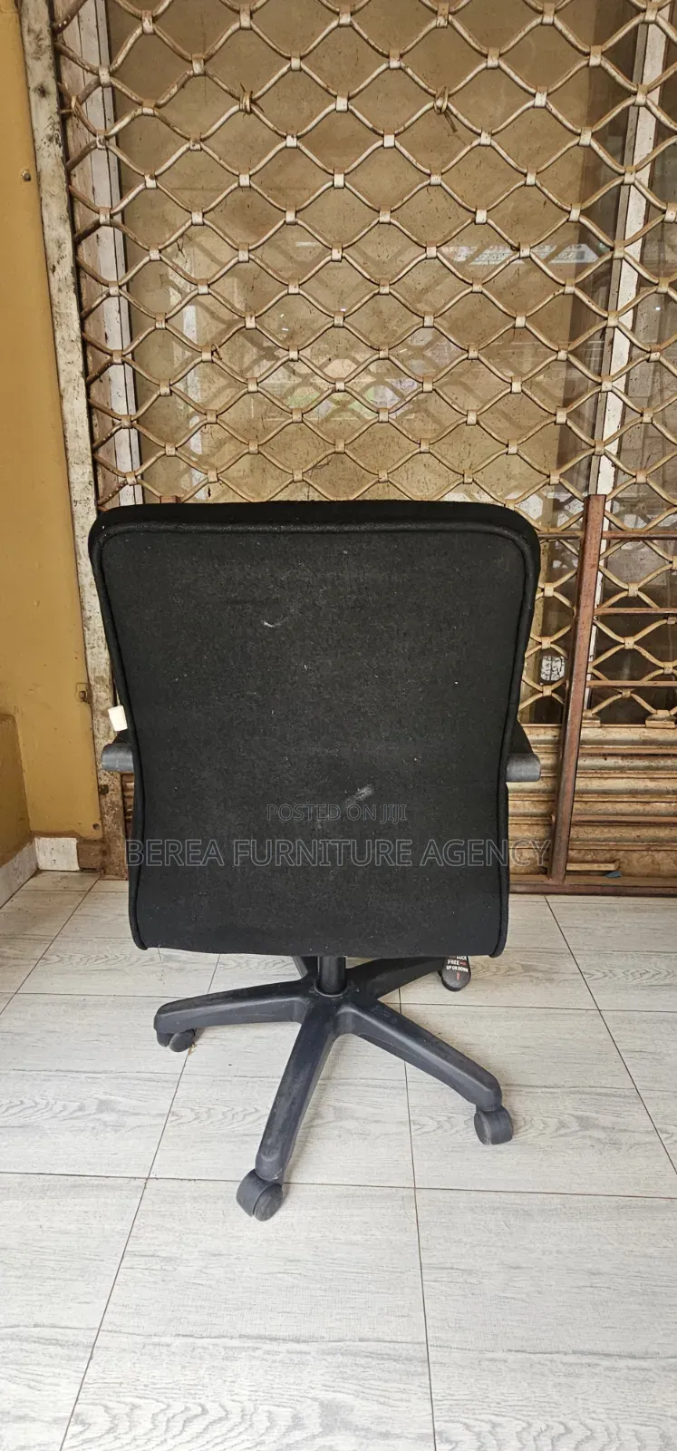 Black Fabric Short Back Office Chair
