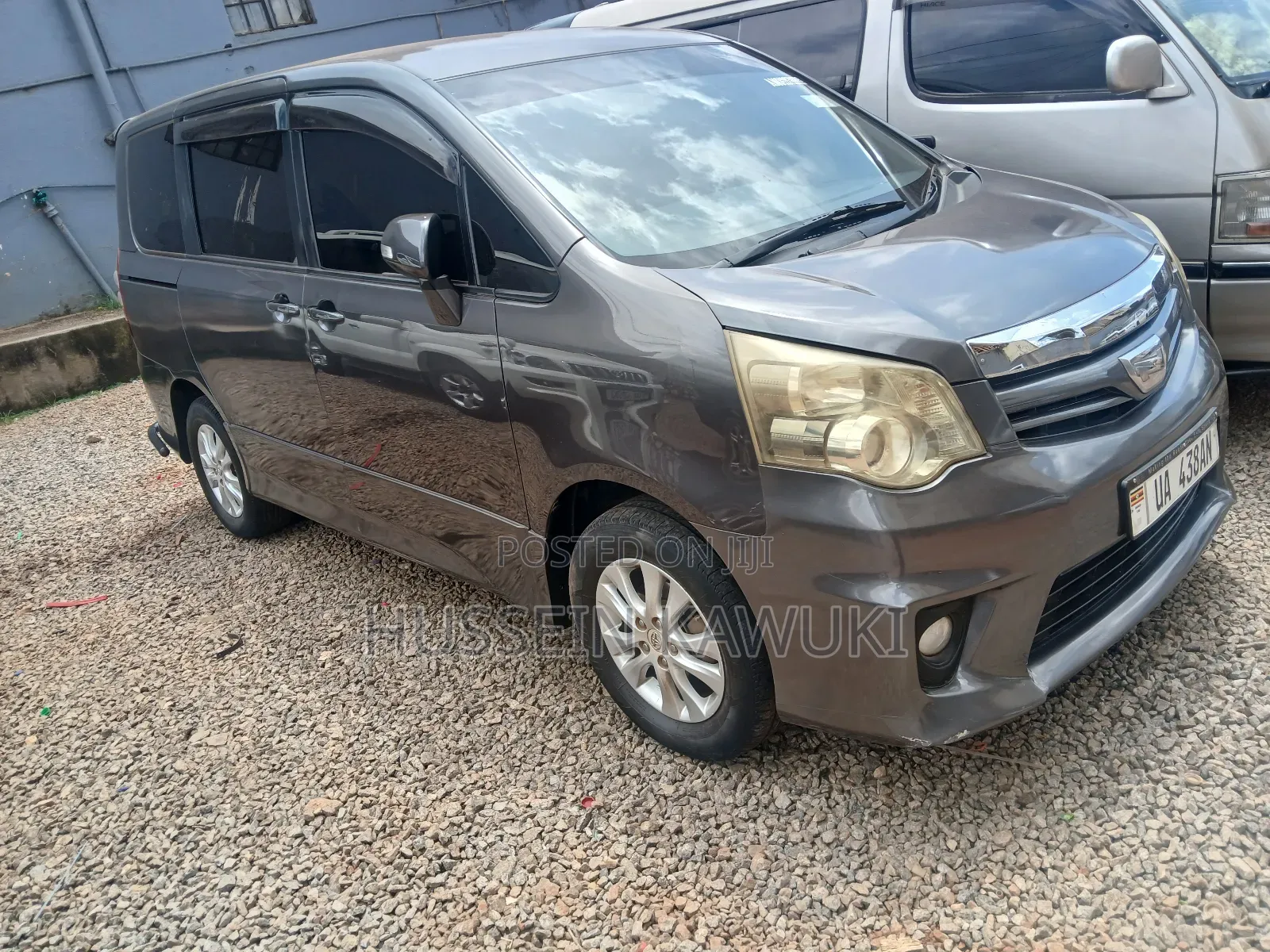 Toyota Noah 2011 Gray