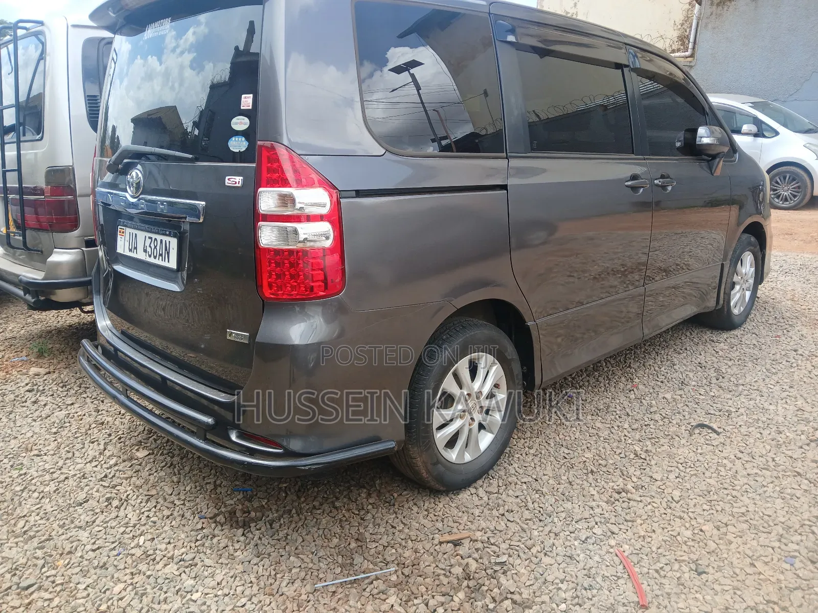 Toyota Noah 2011 Gray
