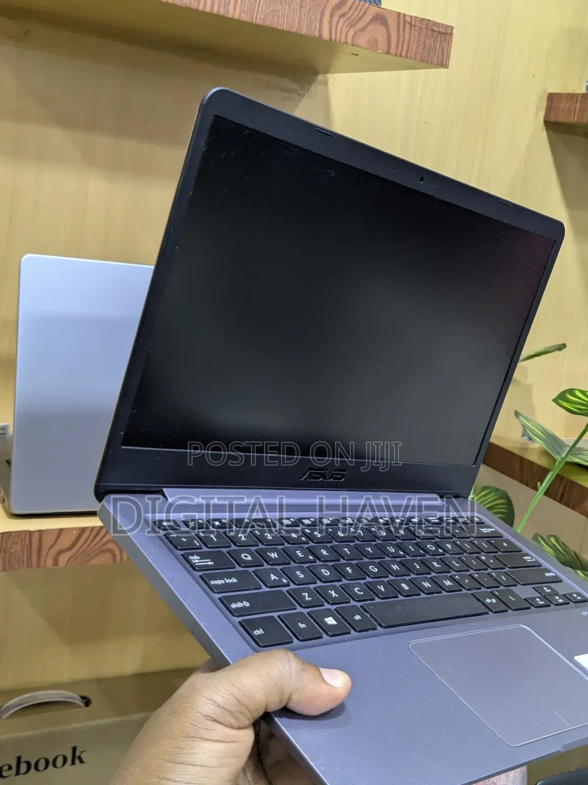Laptop Asus 4GB Intel Celeron SSHD (Hybrid) 60GB