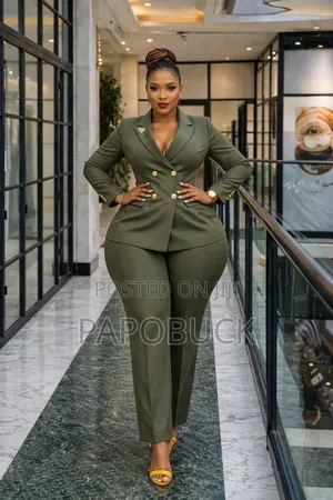 Stylish Plus-Size O Two-Piece Pant Suit Set