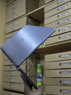 Laptop Asus 4GB Intel Celeron SSHD (Hybrid) 60GB