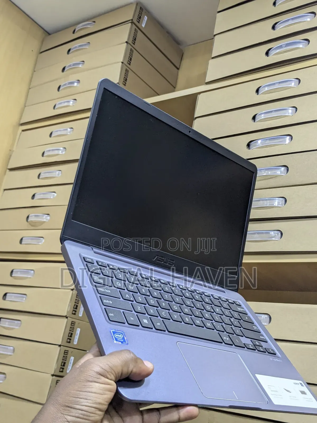 Laptop Asus 4GB Intel Celeron SSHD (Hybrid) 60GB