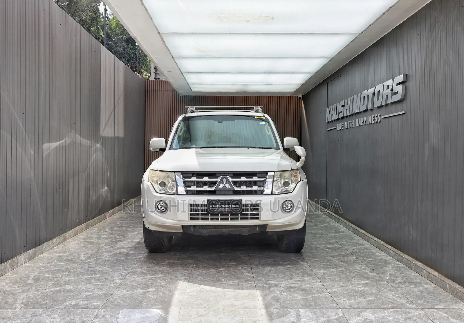 Mitsubishi Pajero 2013 White