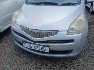 Toyota Ractis 2008 Silver