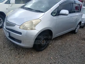 Toyota Ractis 2008 Silver