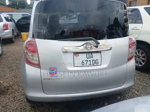 Toyota Ractis 2008 Silver