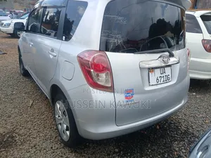 Toyota Ractis 2008 Silver