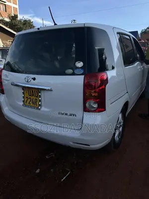 Toyota Raum 2003 White