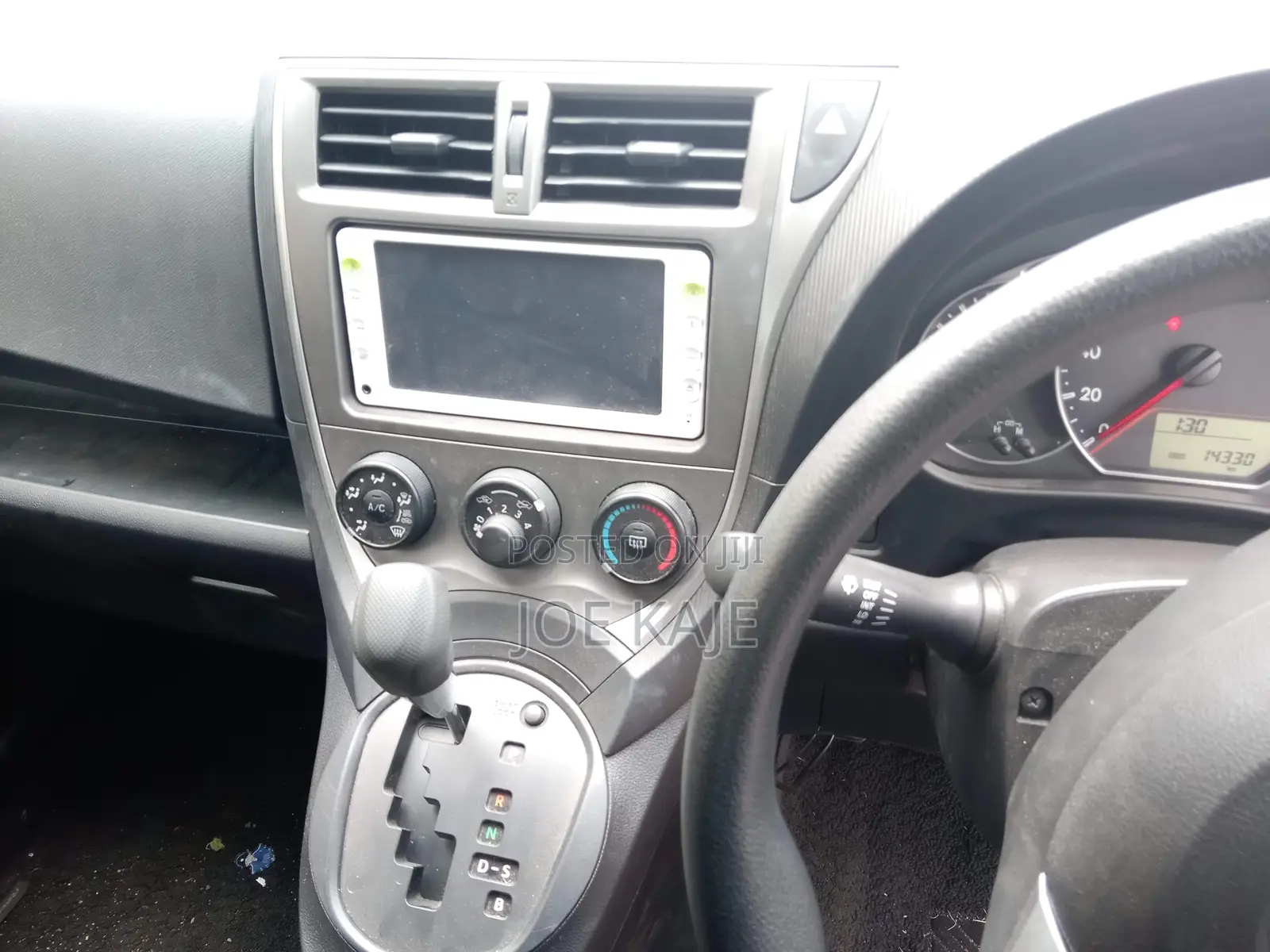 Toyota Ractis 2012 Blue