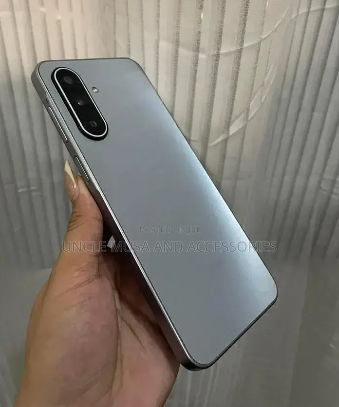 New Samsung Galaxy A17 5G 256 GB Gray