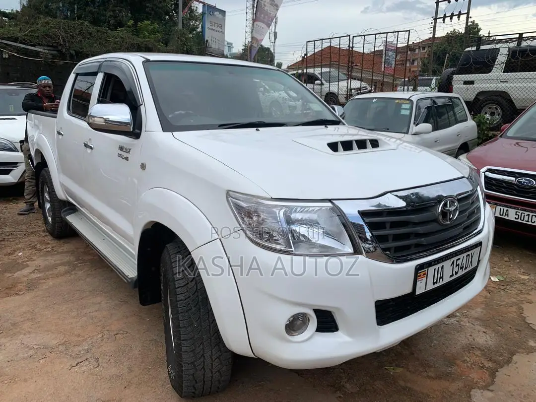 Toyota Hilux 2010 White