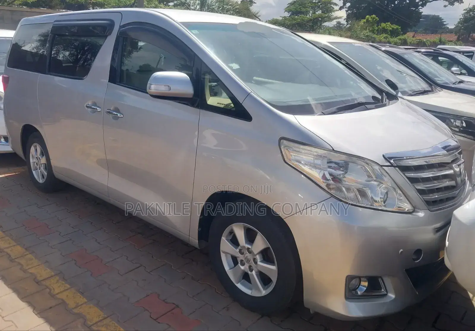 Toyota Alphard 2012 Silver