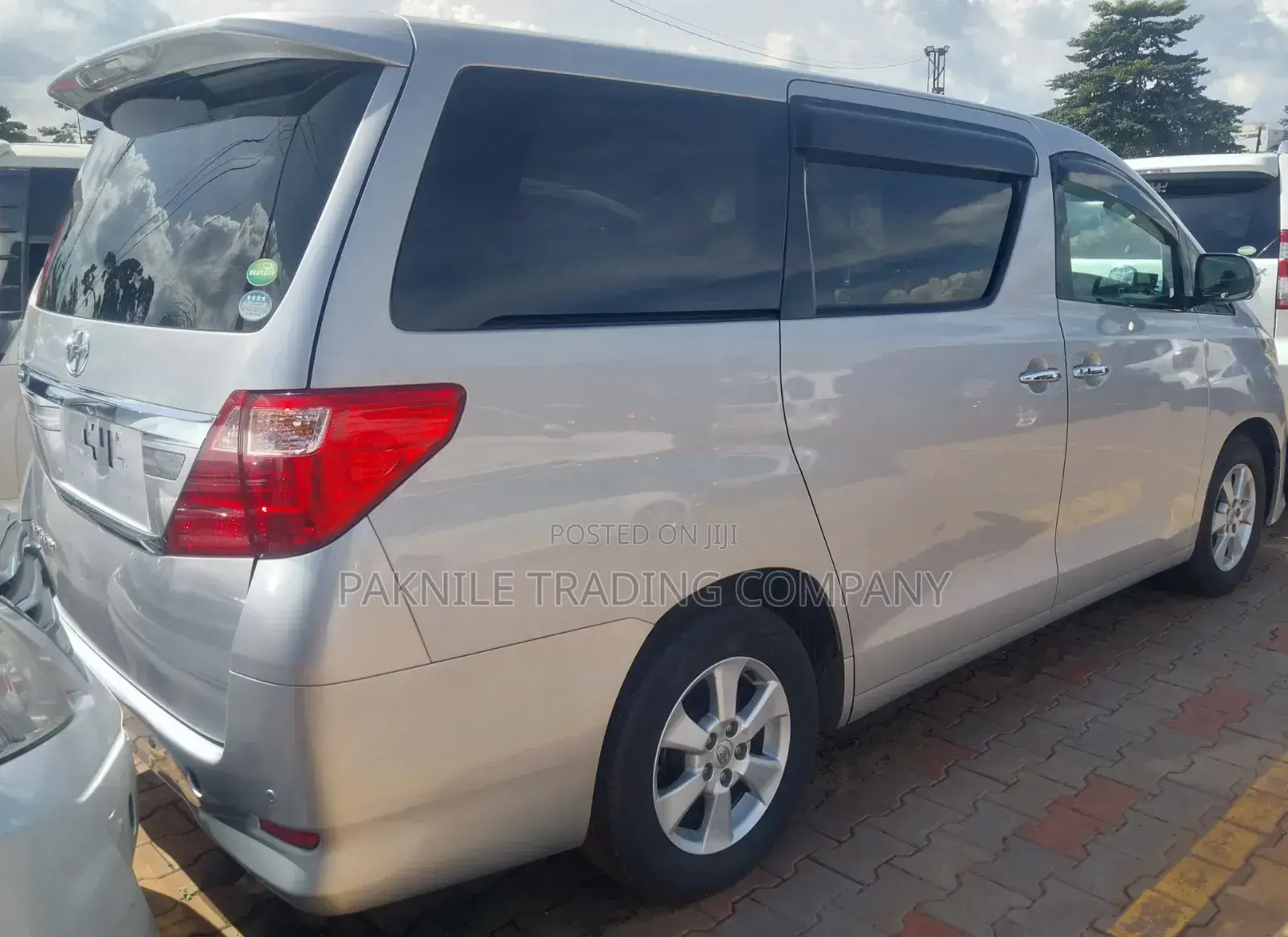 Toyota Alphard 2012 Silver