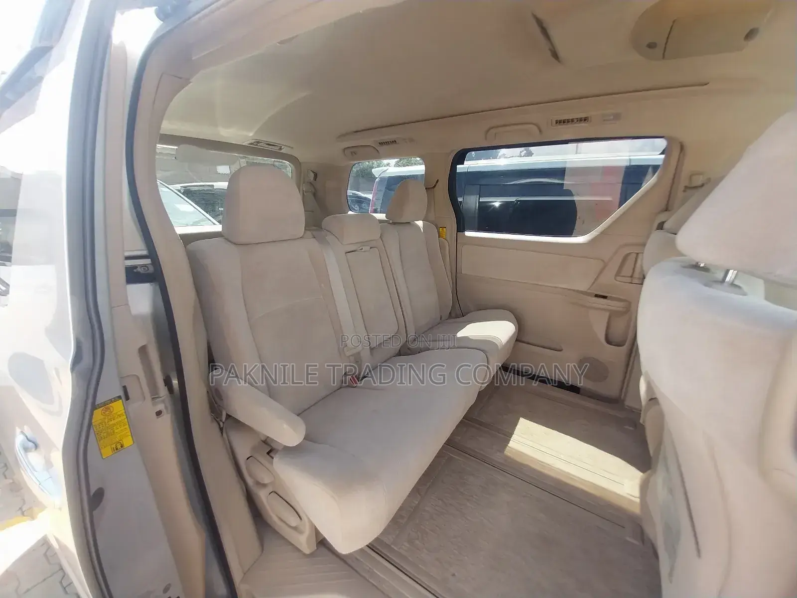Toyota Alphard 2012 Silver