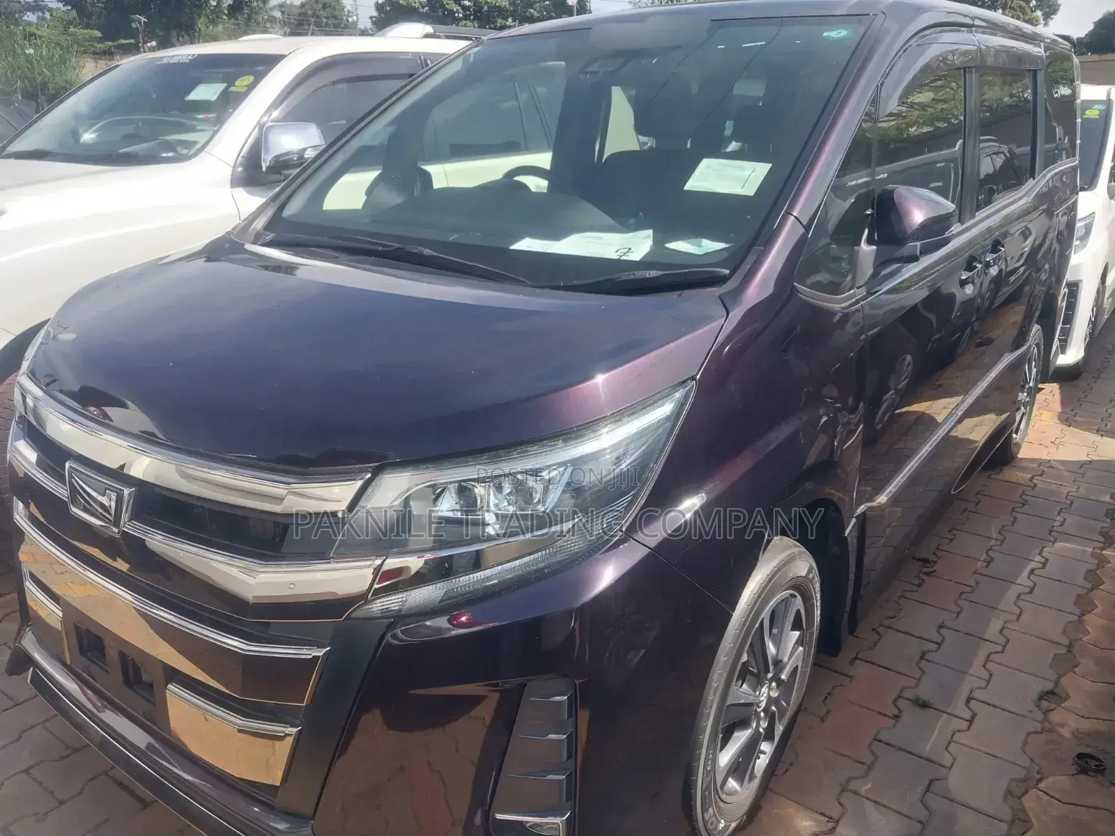 Toyota Noah 2017 Purple