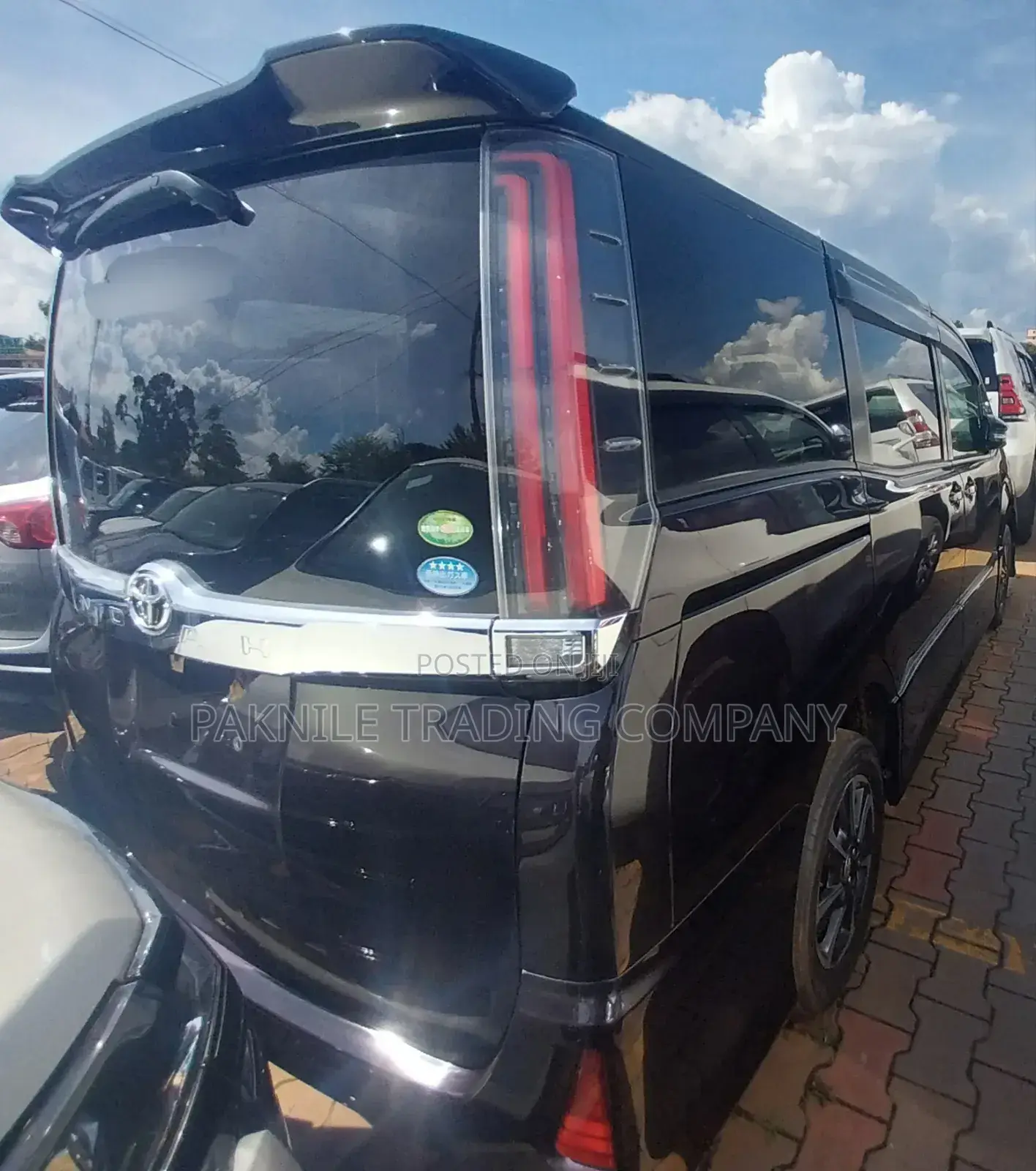 Toyota Noah 2017 Purple