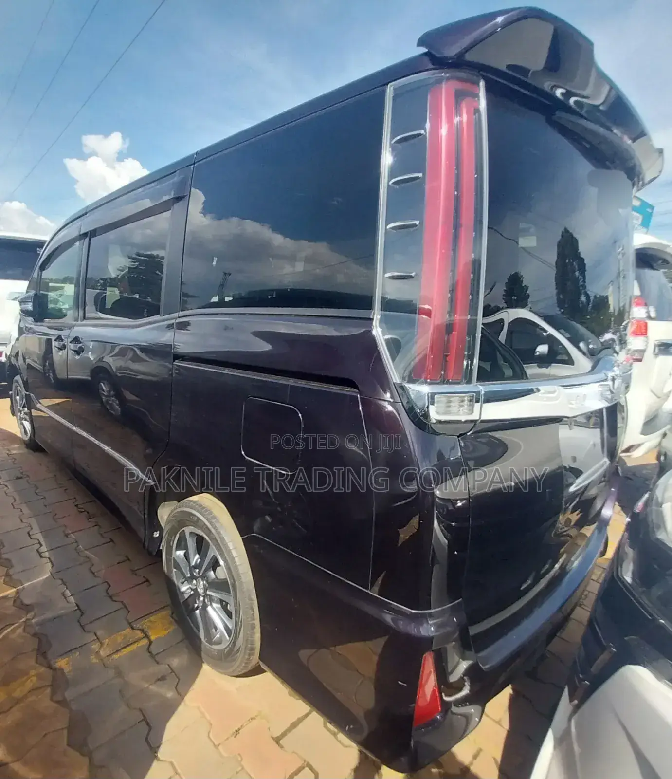Toyota Noah 2017 Purple