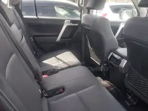 Toyota Land Cruiser Prado 2019 White